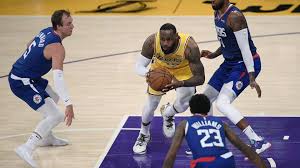 Welcome a new era of los angeles lakers basketball with officially licensed lakers jerseys and more! Los Angeles Lakers Prove They Re Not Clear Title Favorites In Season Opening Loss