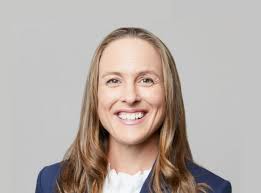 Melanie Leighton's Instagram, Twitter & Facebook