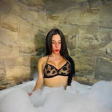 KENDALL : sexy escort shemale and trans from Ancona (Italy)