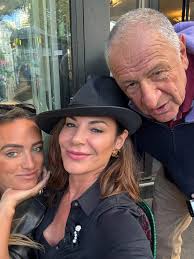 Chic cest Paris. Cest BON!💃🏻🇫🇷 #paris #countessluann #chiccestlavie  #daytrip