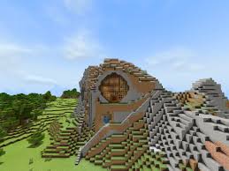 This tutorial lists many common roof types, roughly in ascending order of complexity, and gives examples of each one. Built A Big Circle House In A Hill What Do You Think Minecraft