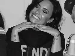 VOCÊ CONHECE A CARREIRA DE DEMI LOVATO?