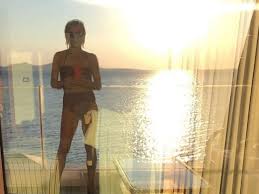 Οι μεγάλες αγάπες πεθαίνουν στο instagram δεν υπάρχει ίχνος από τον πρώην αγαπημένο της της πια στο λογαριασμό της. Xwrismenh Alla Kormara H 47xronh Karabatoy Aitia Neo Proswpo Meta Ton Xwrismo Me Katsoylh To10 Gr