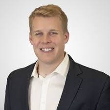 Andy May's Instagram, Twitter & Facebook