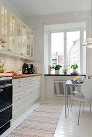 Para cambiar la encimera de cocina debemos tener en cuenta dos partidas o presupuestos. Encimeras De Madera Para La Cocina Ventajas Y Desventajas Kitchen Decor Modern Kitchen Design Small Kitchen Flooring