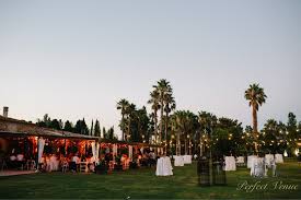 Cortal gran es una masía fortificada del s.xv, ubicada en sant pere pescador, que dispone cortal gran dispone de diferentes espacios con encanto. Cortal Gran Castle Girona Perfect Venue In Spain