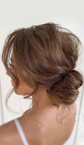 Some people have a hard time creating a perfect messy bun so i'm hoping these step by step instructions and images will help. 32 Classy Pretty Modern Messy Hair Looks Soft Airy Messy Low Bun