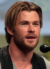 Middle Long Hairstyle Male In 2020 Long Hair Styles Chris Hemsworth Hair Thin Hair Men