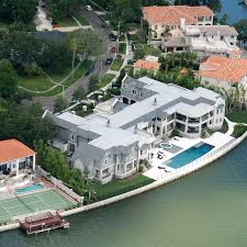 A Look Into Tom Brady S 40 Million Former Brookline Mansion Essentiallysports