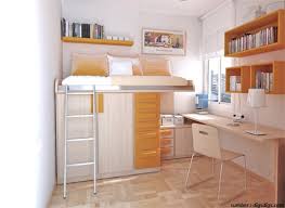 Pilih warna dinding/wallsticker yang pas. 11 Desain Kamar Tidur Remaja Yang Kecil Tapi Fungsional