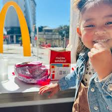 Look at my beautiful mom & keke right next to me!💙 Crips always