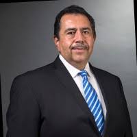 Hola, alguien sería tan amable pasar el pdf del libro un servicio al jefe llegué hasta el capítulo 15 y no pude leerlo más,.porfa este es mi correo lachilisantilli@hotmail.com. Raul Montalvo Mera Jefe De Servicios Generales Sat Servicio De Administracion Tributaria Linkedin
