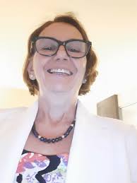 Dr Nicoletta Policek