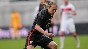 Loghi squadre di calcio da tutto il mondo. Il Calciatore Della Croazia Vida Positivo Al Covid 19 La Notizia Arriva A Fine Primo Tempo E Lui Ha Gia Giocato I Primi 45 Minuti Con La Turchia Italia