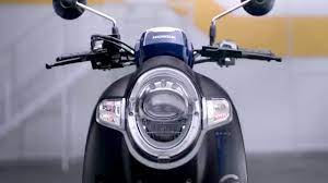 Tapi apa lagi sih sebenarnya update dari scoopy roda 12 inchi yang lalu. New Honda Scoopy 2017 Youtube