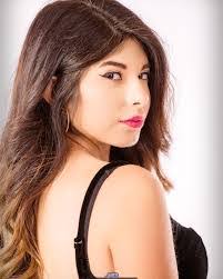 Jazmin Pineda's Instagram, Twitter & Facebook