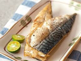 Easy Baked Mackerel Just Olive Oil Salt Pepper And Bake Some Time Back I Saw Maameemoomoo S Grilled Saba With Saba Fish Recipe Baked Mackerel Fish Recipes