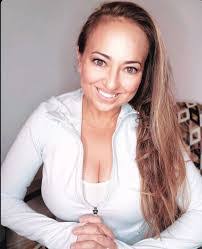 Janice Teeter's Instagram, Twitter & Facebook