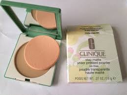Sminke som aktivt forbedrer huden din uten å irritere. Pin On Clinique Skincare Cosmetic Products