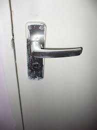 The paint may contain lead, so catch all the sludge and throw it in the garbage. How Can I Remove Gloss Paint From Door Handles Please Doityourself Com Community Forums