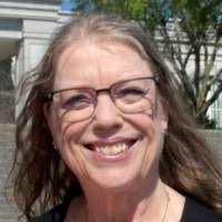 Valerie Dewitt's Instagram, Twitter & Facebook