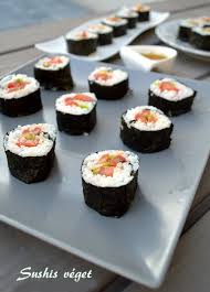Sushis Vegetariens Tomates Poivrons Sauce Epicee Idee Sushi Sushi Vegetarien Mini Aliments