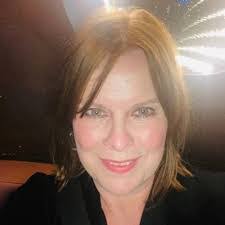 Clare Maxwell's Instagram, Twitter & Facebook