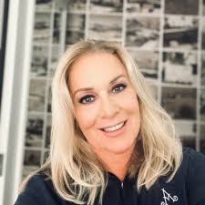 Kara Schuler's Instagram, Twitter & Facebook