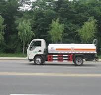 JAC 6000L Oil Tank Delivery Truck Carbon Steel/ Stainless Steel /Aluminum  Alloy Fuel Tank Truck
