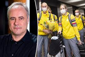 Eddy demarez (bierbeek, 2 december 1967) is een vlaams sportverslaggever en presentator. 3d6plyizjkbcem