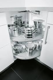 Hinter der tür befinden sich zwei große fächer. Nutzt Den Platz In Der Ecke Perfekt Aus Das Eck Karussell Von Contur Kuchen Mehr Ideen Rund Um Kuche Und Rolladenschrank Kuche Kuche Planen Eckschrank Kuche