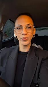 BON SIMAN! Kon bo a kuminsá bo dia awe? Bo a check-in ku bo mes?