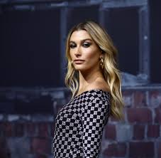 Baldwin trained as a ballet dancer, but ended due to an injury. Hailey Bieber Mein Skurriles Treffen Mit Hailey Bieber Welt