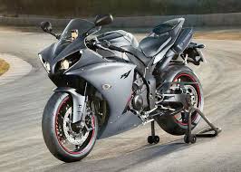 Developed without compromise and constructed with the most sophisticated engine and chassis technology, the r1 is the ultimate yamaha supersport. Yamaha Yzf R1 1000 2012 Fiche Moto Motoplanete