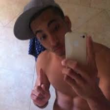 Listen to playlists featuring VEM PARA OS MEUS BRAÇOS by Edu Ribeiro  Oficial online for free