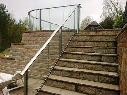 You may have an exact drawing of how you want your glass railing to look or you might need some suggestions. Stairs Glass Balustrades Staircases Glass Railings Glass Railing Systems Stairs