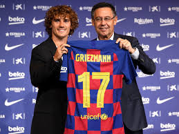 Following his official presentation, new fc barcelona striker antoine griezmann gave his first press conference for the media gathered at the camp nou on sunday evening. Antoine Griezmann To Wear Number 17 At Barcelona As He Reveals Desire To Win Trophies 90min