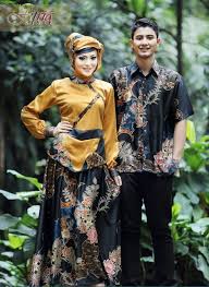 Corak batik yang dipakai umumnya memiliki tema daun. 100 Inspirasi Model Gamis Batik Kombinasi Kain Polos Terbaru 2019 Wikipie Co Id