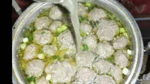 Resep Kuah Bakso Yang Bening Dan Rasanya Segar Tanpa Tulang Dan Daging Sapi Youtube Food Cucumber Pickles