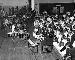 The allman brothers band broke up in the early 1980s but returned in 1989 with a new guitarist by the name of warren haynes and bassist allen woody. Allman Brothers Band Allman Brothers Southern Rock