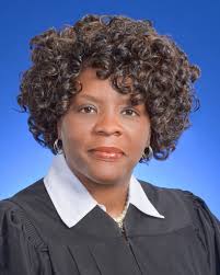 Brenda Roper's Instagram, Twitter & Facebook