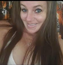 I know I won't get text messages because I'm ugly 😢, 💔  https://ppt.cc/firE4x