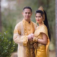We shot through a five hour wedding full of… Chenda S Khmer Traditional Wedding Chenda S Hair Nail Studio Home Facebook