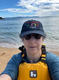 Third and final kayak-post of the day, and until I head out the next time,  which I'm not sure when it'll be. Soon, I hope, though ... My soul and body  needs