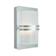 Cette applique d'extérieur a un détecteur de mouvement pour lequel vous pouvez régler à la fois la sensibilité du mode jour/nuit et la durée d'éclairage. Applique Exterieure Avec Detecteur De Mouvement Norlys Basel Acier Acier Galvanise Md661ga Appliques Exterieures Avec Detecteur Chez Luminaires Online