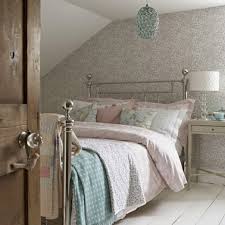 Découvrez une sélection d'idées déco pour réutiliser une ancienne robe et en faire un joli trophée à accrocher dans la salle de bain, la chambre, au dessus du canapé ou même dans la cuisine.aucun mur de peut y. Astuces Deco Pour Agrandir Une Petite Chambre