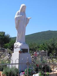 Le grand message de la vierge marie a medjugorje. La Vierge De Medjugorje N Est Pas La Vierge De L Evangile Pretend Mgr Ratko Peric