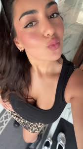 Laura Saad (@laurasaad22)
