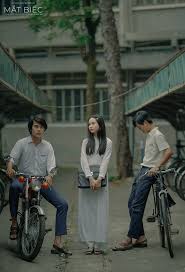 Thì bài hát hà lan mới được ra mắt full mv trên youtube lại khiến cho khán giả gợi nhớ lại một bài hát với ca từ mộc mạc, sâu lắng những lại ẩn chứa một câu chuyện tình buồn của ngạn và hà lan. Máº¯t Biáº¿c Dan Tinh á»§ng Há»™ Ha Lan Chá»n DÅ©ng Thay Vi Ngáº¡n