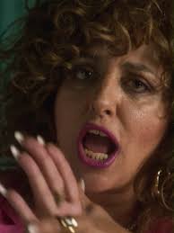 Candela: La Reina de Dejar los Finales en lo Alto